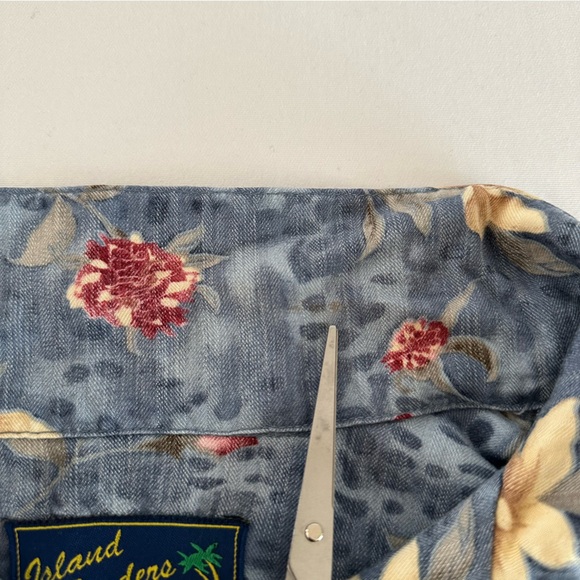 Island Traders Hawaiian Shirt Blouse Size M Multicolor Rayon Floral Short Sleeve - Picture 8 of 9